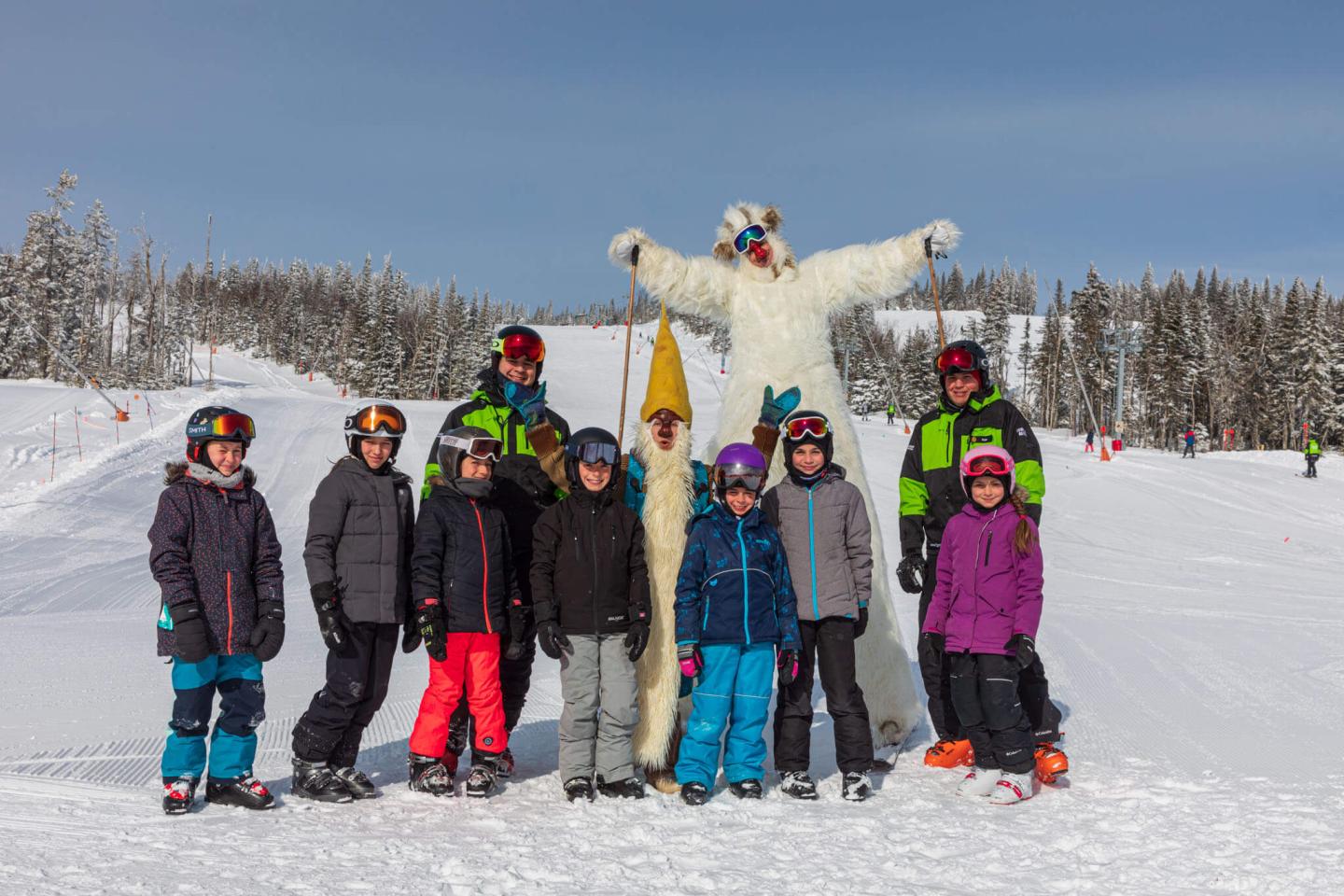 group photo of kids and instructors