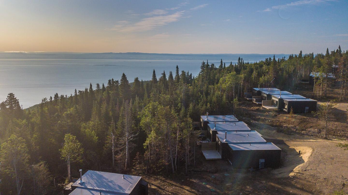 In Camp-Boule’s unique deep nature setting, with easy access to the hiking trails, these “tiny houses” are perfect for active nature lovers
