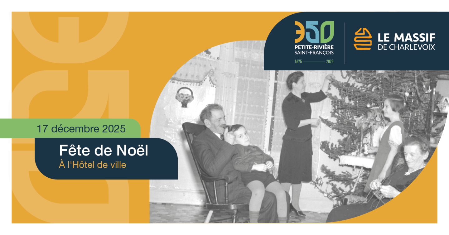 Photographie en noir et blanc d'une fête de Noël avec un sapin.