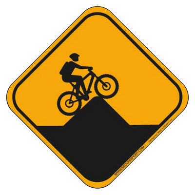 Panneau jaune avec silhouette cycliste montant une colline.