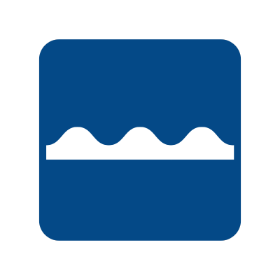 Logo de vagues blanches sur fond bleu.