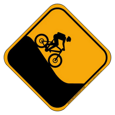 Panneau jaune avec silhouette de cycliste descendant une pente.