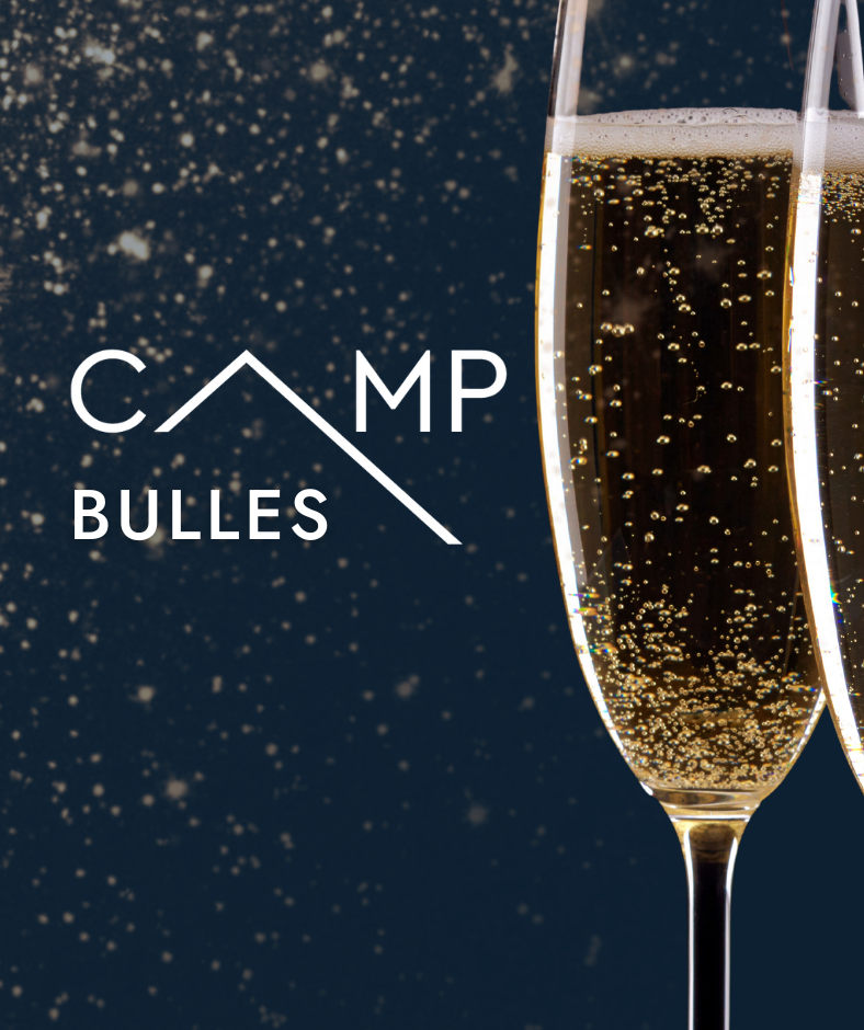 Deux flûtes de champagne sur fond sombre étoilé.